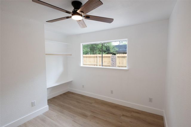 12054 Mighty Oak Drive A, Houston, TX 77066