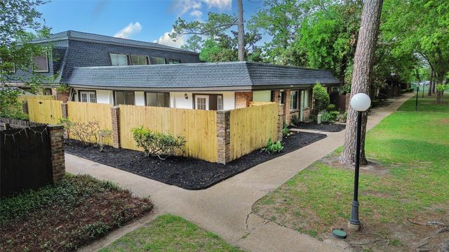 12054 Mighty Oak Drive A, Houston, TX 77066