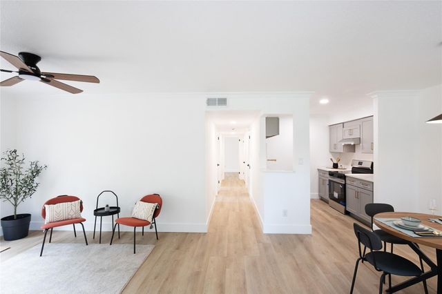 12054 Mighty Oak Drive A, Houston, TX 77066