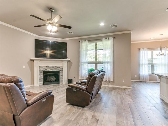 1833 W Trout Way, Mustang, OK 73064