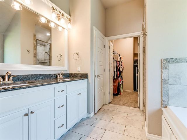 1833 W Trout Way, Mustang, OK 73064