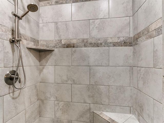 1833 W Trout Way, Mustang, OK 73064