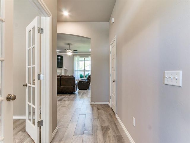 1833 W Trout Way, Mustang, OK 73064