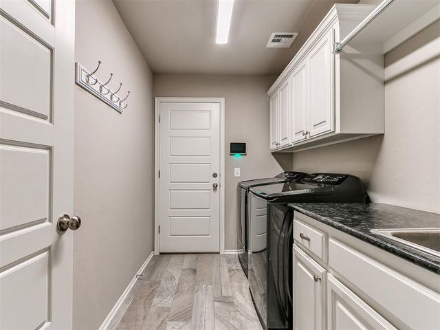 1833 W Trout Way, Mustang, OK 73064