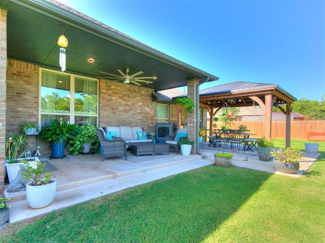 1833 W Trout Way, Mustang, OK 73064