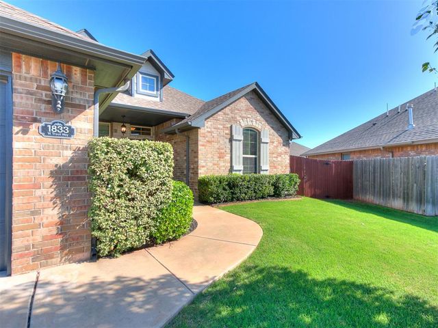 1833 W Trout Way, Mustang, OK 73064