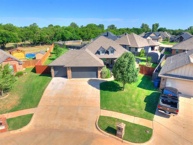 1833 W Trout Way, Mustang, OK 73064