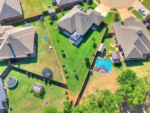 1833 W Trout Way, Mustang, OK 73064