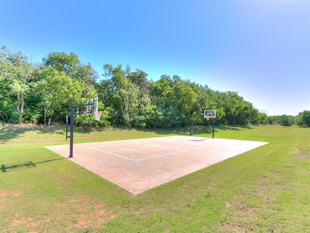 1833 W Trout Way, Mustang, OK 73064