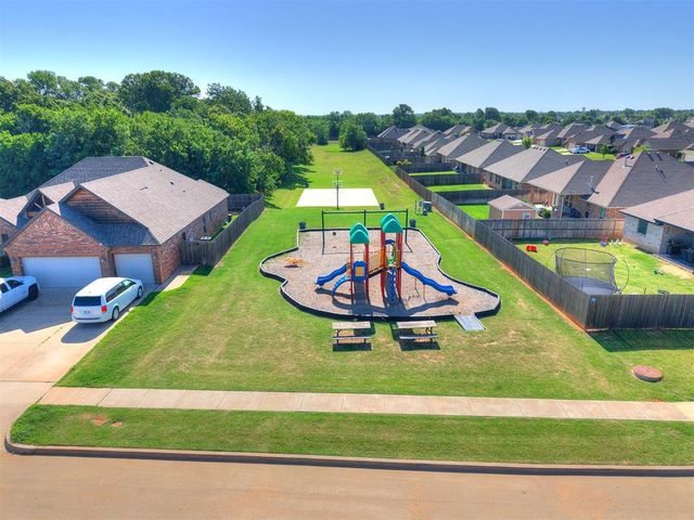 1833 W Trout Way, Mustang, OK 73064