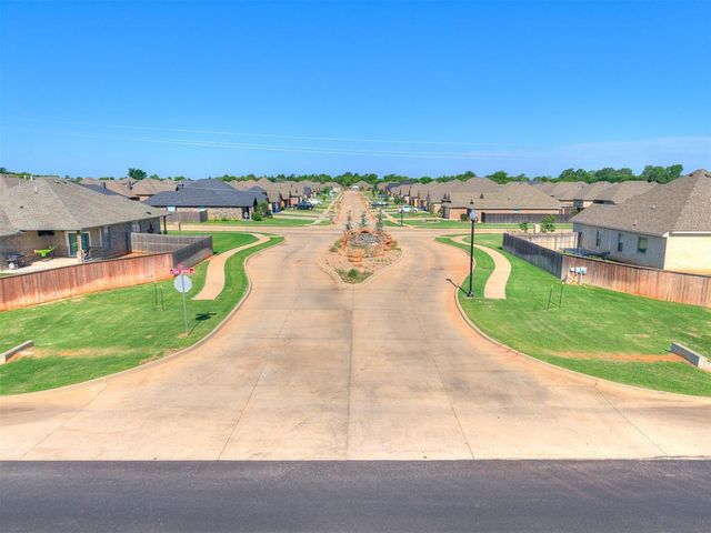 1833 W Trout Way, Mustang, OK 73064