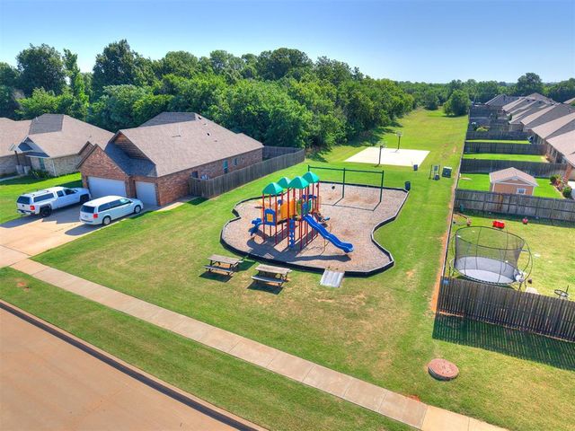 1833 W Trout Way, Mustang, OK 73064