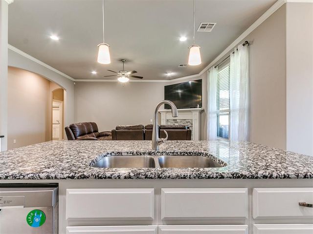 1833 W Trout Way, Mustang, OK 73064