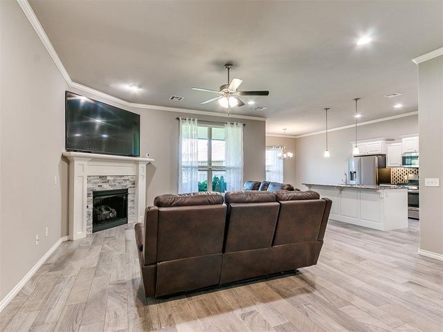 1833 W Trout Way, Mustang, OK 73064