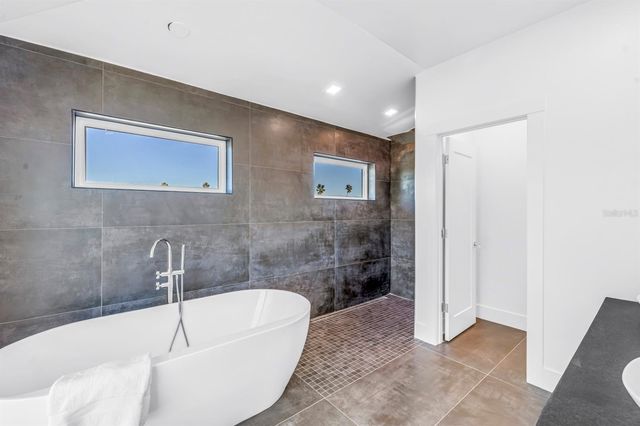 3752 ARKANSAS AVENUE NE, St Petersburg, FL 33703