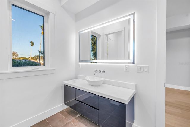 3752 ARKANSAS AVENUE NE, St Petersburg, FL 33703