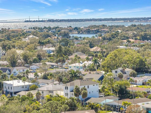 3752 ARKANSAS AVENUE NE, St Petersburg, FL 33703