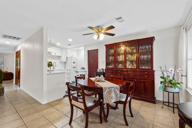 2833 Gordon Avenue, Fort Worth, TX 76110