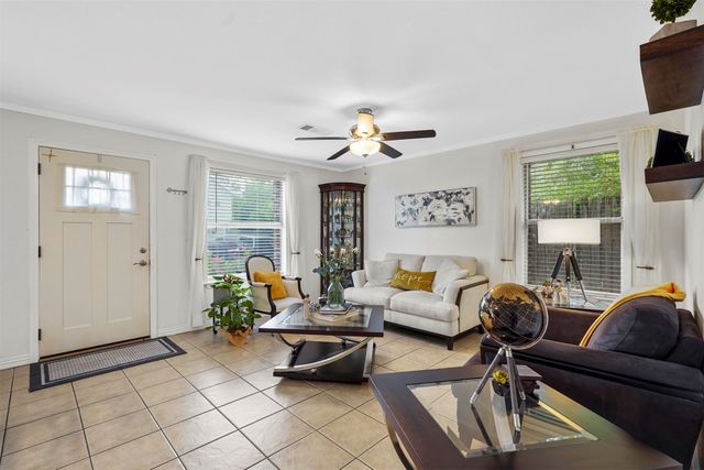 2833 Gordon Avenue, Fort Worth, TX 76110