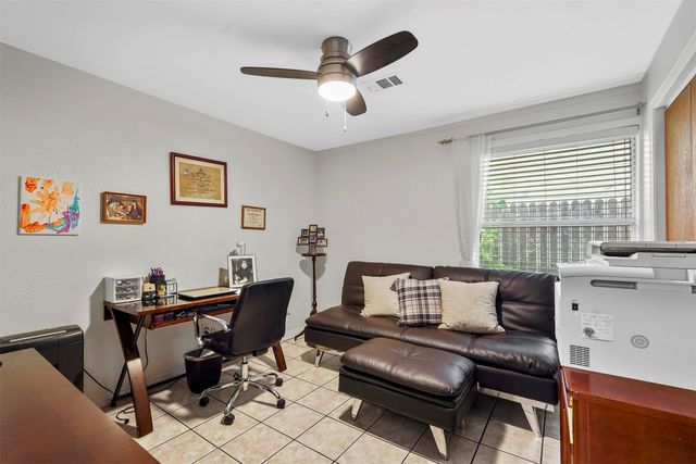 2833 Gordon Avenue, Fort Worth, TX 76110