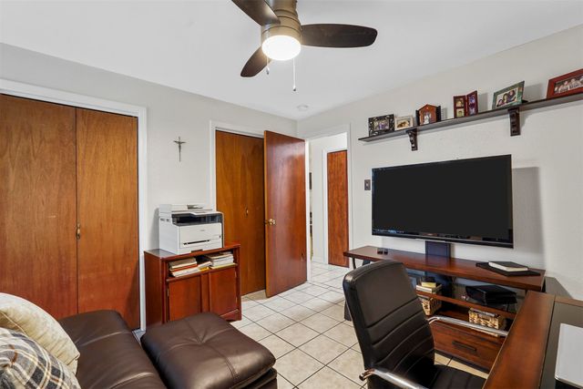 2833 Gordon Avenue, Fort Worth, TX 76110
