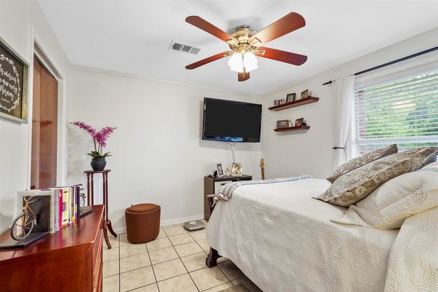 2833 Gordon Avenue, Fort Worth, TX 76110