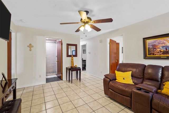 2833 Gordon Avenue, Fort Worth, TX 76110
