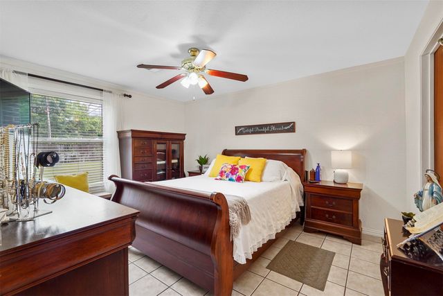 2833 Gordon Avenue, Fort Worth, TX 76110