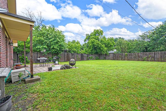 2833 Gordon Avenue, Fort Worth, TX 76110