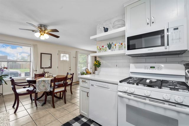 2833 Gordon Avenue, Fort Worth, TX 76110