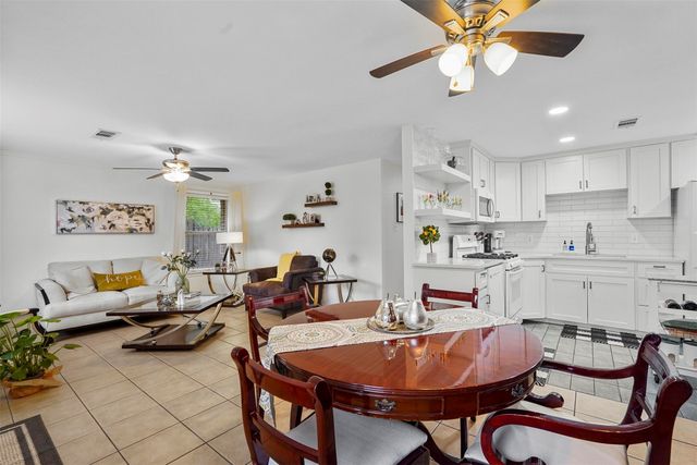 2833 Gordon Avenue, Fort Worth, TX 76110