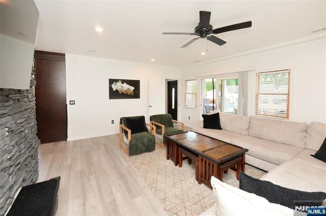59 Hahn Avenue, Rochelle Park, NJ 07662