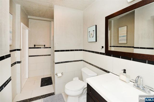 59 Hahn Avenue, Rochelle Park, NJ 07662