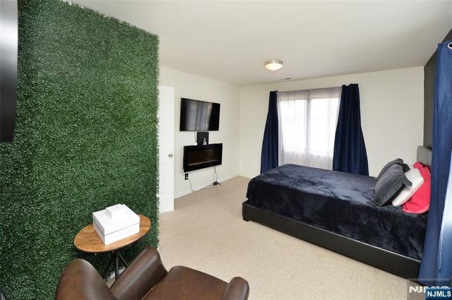 59 Hahn Avenue, Rochelle Park, NJ 07662