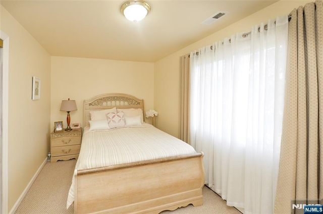 59 Hahn Avenue, Rochelle Park, NJ 07662