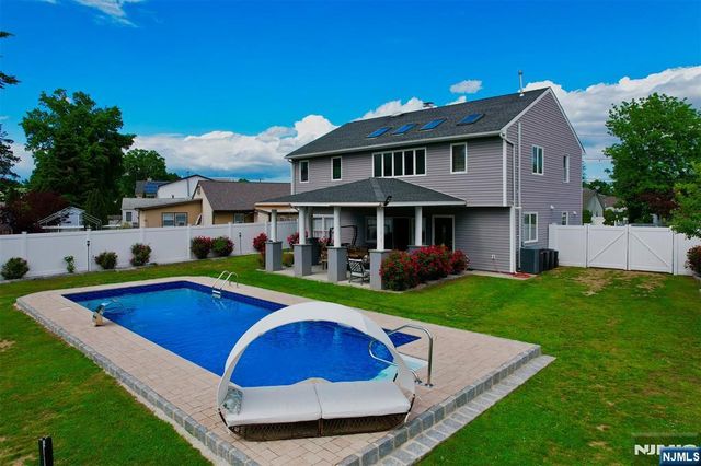 59 Hahn Avenue, Rochelle Park, NJ 07662