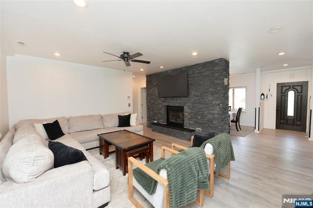 59 Hahn Avenue, Rochelle Park, NJ 07662