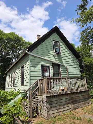 2618 N 17th STREET, Milwaukee, WI 53206
