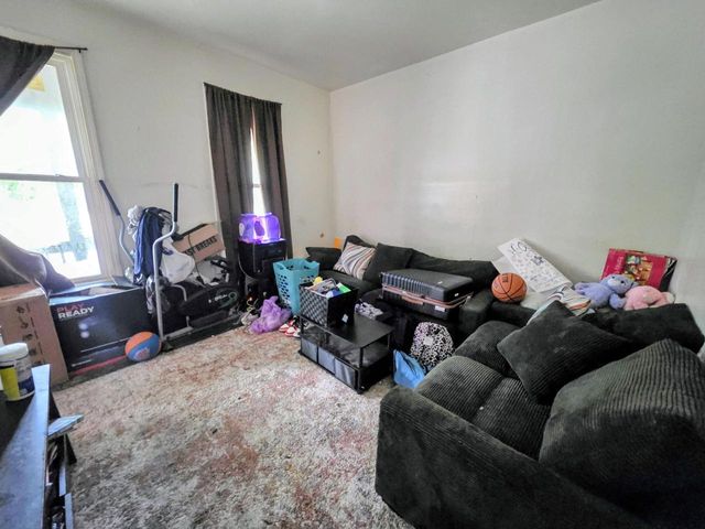 2618 N 17th STREET, Milwaukee, WI 53206