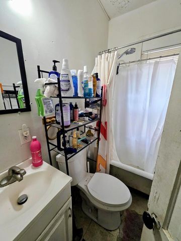 2618 N 17th STREET, Milwaukee, WI 53206