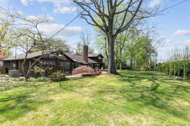 20 OLD FARM Road, Great Neck, NY 11020