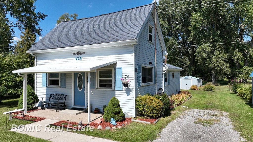 869 E Huron Avenue, Vassar, MI 48768