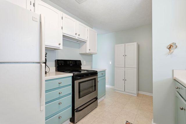 906 Tiffany Ln., North Myrtle Beach, SC 29582