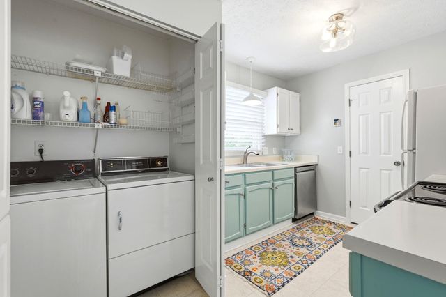 906 Tiffany Ln., North Myrtle Beach, SC 29582