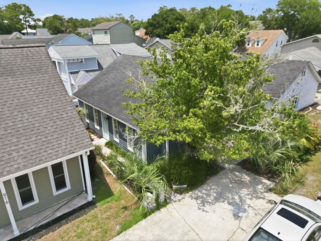 906 Tiffany Ln., North Myrtle Beach, SC 29582