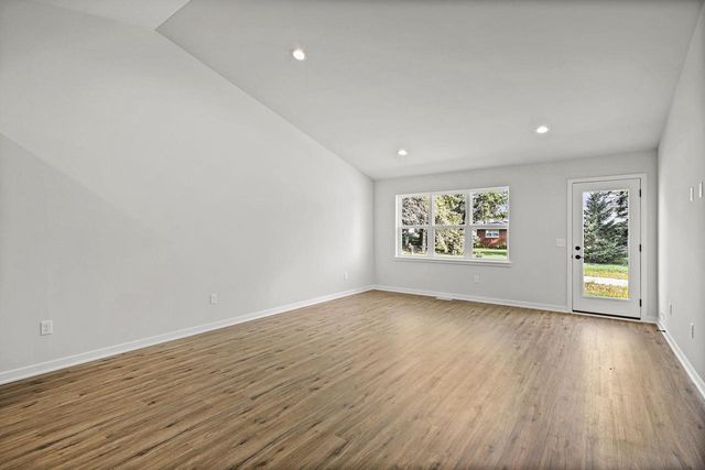 400 Orchid Avenue, Stoughton, WI 53589