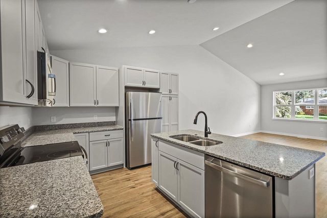 400 Orchid Avenue, Stoughton, WI 53589