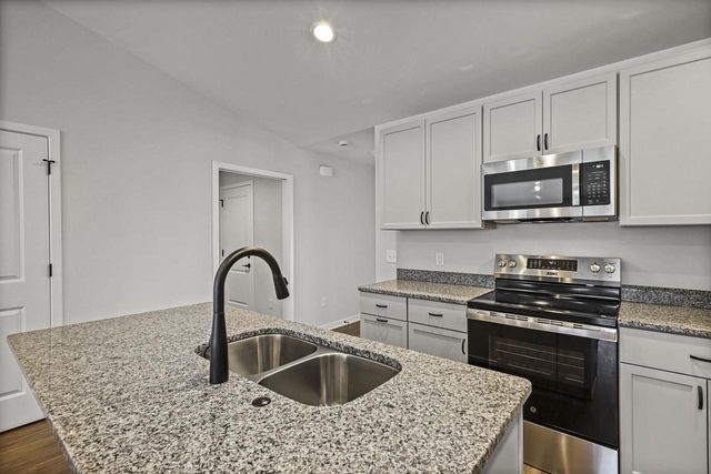 400 Orchid Avenue, Stoughton, WI 53589