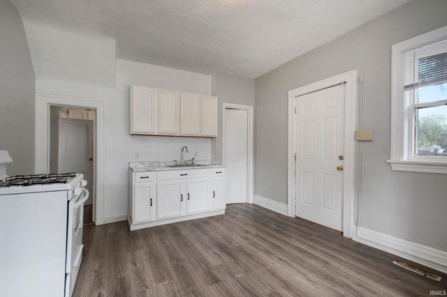 802 N Olive Street, South Bend, IN 46628