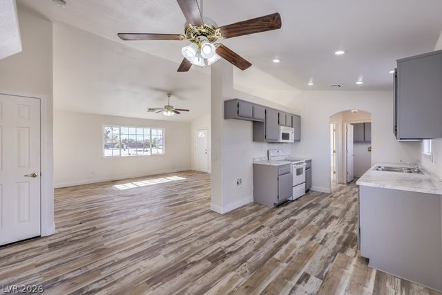 3950 South Rainbow Avenue, Pahrump, NV 89048